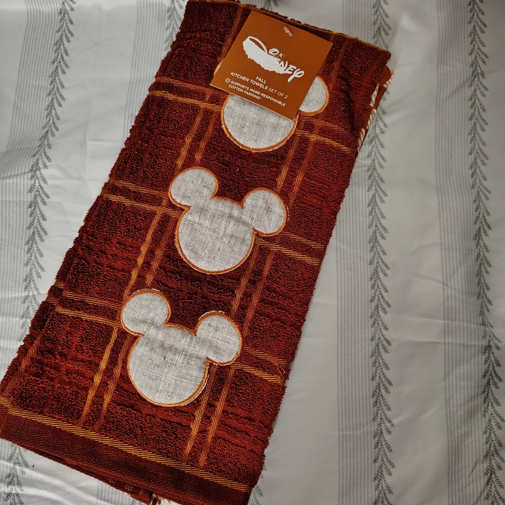 Disney Burnt Orange and White Mickey Mouse Towels
